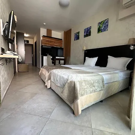 Briz - Section B Hotel