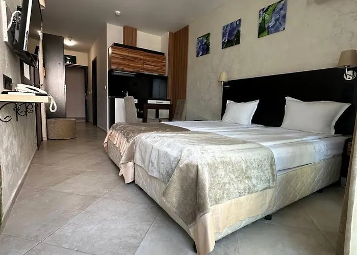 Briz - Section B Hotel