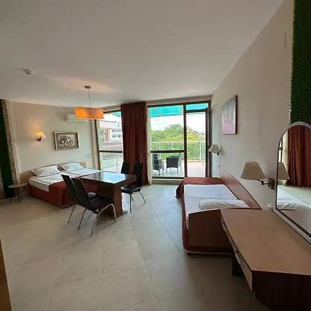 Briz - Section B Hotel