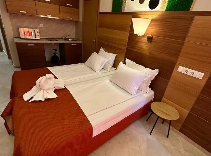 Hotel Briz - Section B 3*